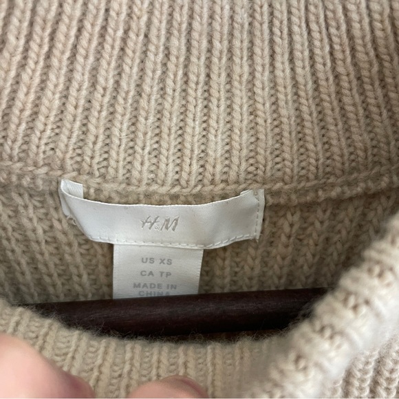 H&M Beige Knit Sweater Vest - Picture 4 of 6